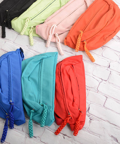 TONE SELECT GOODS（トーンセレクトグッズ）の「【float】2ポケット ショルダー ボディーバッグ【8色展開】（ボディバッグ/ウエストポーチ・レディース・ホワイト/ブラック/ライトグリーン/レッド/オレンジ/ブルーグリーン/ベビーピンク/ブルー・FREE）」の17枚目の写真