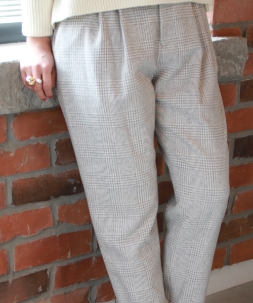 JOURNAL STANDARD（ジャーナルスタンダード）の「フラノストライプグレンチェックWゴム テーパードパンツ#（その他パンツ・レディース・ネイビー/グレー・38/36/40）」の4枚目の写真