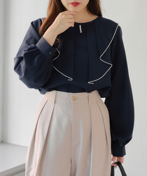 Another Branch olive des olive(アナザーブランチオリーブデオリーブ)の「【WEB限定】【オフィスにも】パール付きラッフルブラウス(シャツ/ブラウス・レディース・ブラック/オフホワイト/ネイビー/ベージュ/ライトブルーグレー・FREE)」の5枚目の写真