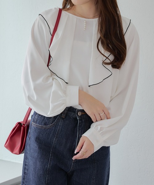 Another Branch olive des olive(アナザーブランチオリーブデオリーブ)の「【WEB限定】【オフィスにも】パール付きラッフルブラウス(シャツ/ブラウス・レディース・ブラック/オフホワイト/ネイビー/ベージュ/ライトブルーグレー・FREE)」の2枚目の写真