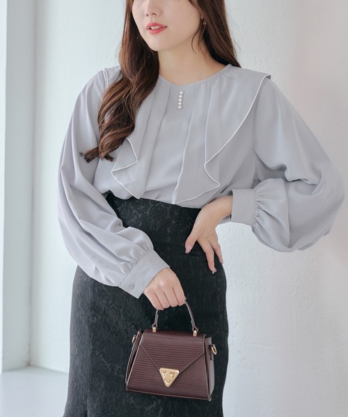 Another Branch olive des olive(アナザーブランチオリーブデオリーブ)の「【WEB限定】【オフィスにも】パール付きラッフルブラウス(シャツ/ブラウス・レディース・ブラック/オフホワイト/ネイビー/ベージュ/ライトブルーグレー・FREE)」の16枚目の写真