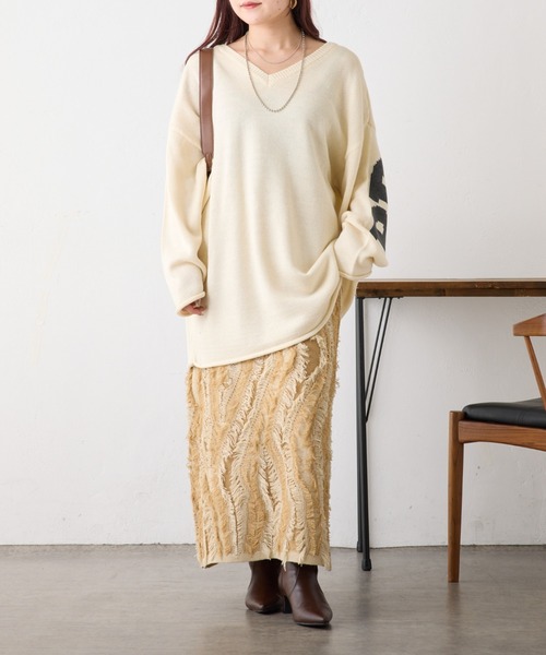 continuer de NICE CLAUP(コンティニューデナイスクラップ)の「【前後2Way】ロゴビッグニット(ニット/セーター・レディース・チャコールグレー/トップグレー/アイボリー・FREE)」の19枚目の写真