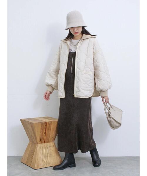 Samansa Mos2 blue（サマンサモスモスブルー）の「リブハイネックキルトジャケット（ノーカラージャケット・レディース・キナリ/カーキ/チャコールグレー・F）」の21枚目の写真