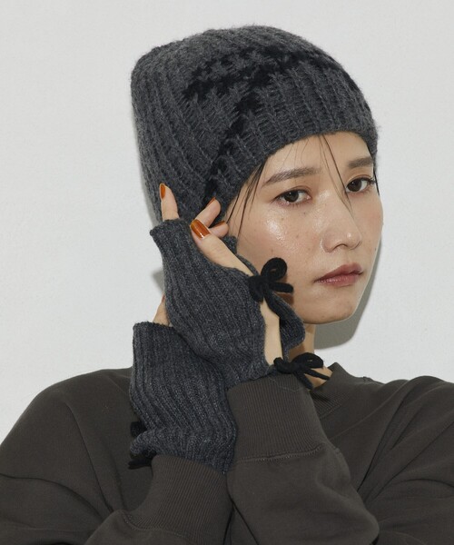 Firsthand(ファーストハンド)の「Firsthand/ファーストハンド リボンニットキャップ(ニットキャップ/ビーニー・レディース・チャコールグレー/オフホワイト/ピンク・ONE SIZE)」の2枚目の写真
