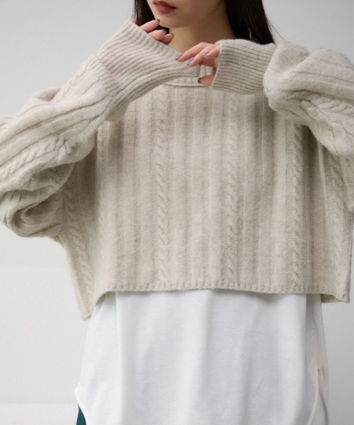 AZUL by moussy（アズールバイマウジー）の「ショートケーブルニットトップス（ニット/セーター・レディース・ブルー/杢グレー/ライトベージュ/ピンク/ライトグレー/アイボリー/ブラック・FREE）」の5枚目の写真