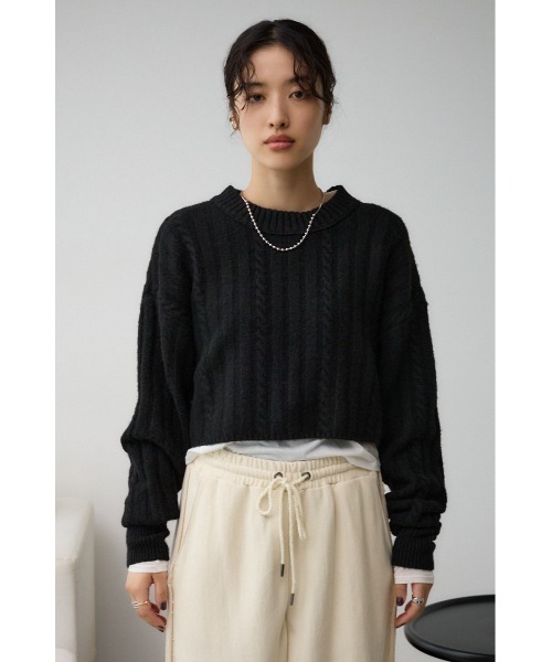 AZUL by moussy（アズールバイマウジー）の「ショートケーブルニットトップス（ニット/セーター・レディース・ブルー/杢グレー/ライトベージュ/ピンク/ライトグレー/アイボリー/ブラック・FREE）」の11枚目の写真