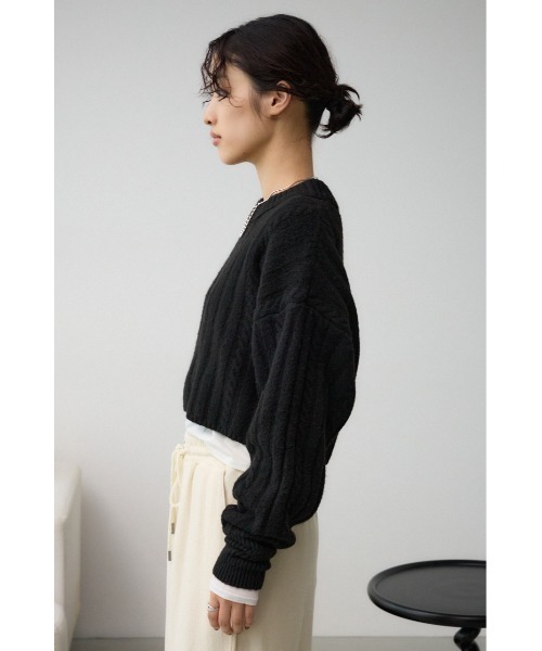 AZUL by moussy（アズールバイマウジー）の「ショートケーブルニットトップス（ニット/セーター・レディース・ブルー/杢グレー/ライトベージュ/ピンク/ライトグレー/アイボリー/ブラック・FREE）」の12枚目の写真