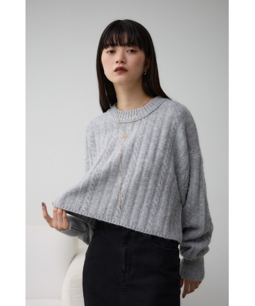 AZUL by moussy（アズールバイマウジー）の「ショートケーブルニットトップス（ニット/セーター・レディース・ブルー/杢グレー/ライトベージュ/ピンク/ライトグレー/アイボリー/ブラック・FREE）」の20枚目の写真