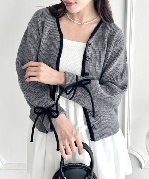 Loueme（ルエム）の「リボンスリーブ配色ニットカーディガン（カーディガン/ボレロ・レディース・グレー/ブラウン/アイボリー・FREE）」の9枚目の写真