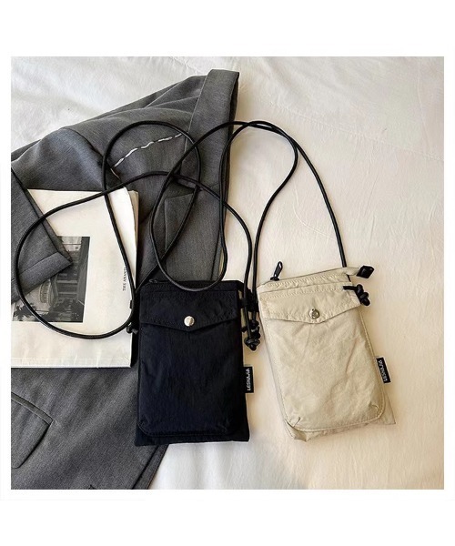 CORNERS（コーナーズ）の「ナイロンミニポーチバッグ（ショルダーバッグ・レディース・ブラック/ベージュ・FREE）」の5枚目の写真