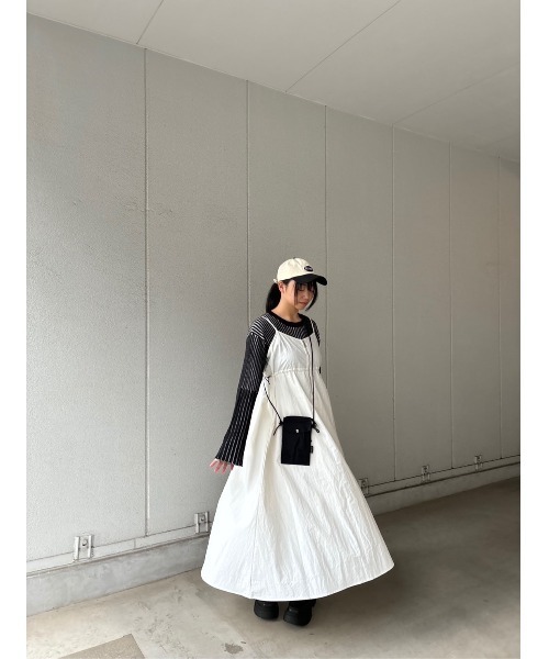 CORNERS（コーナーズ）の「ナイロンミニポーチバッグ（ショルダーバッグ・レディース・ブラック/ベージュ・FREE）」の3枚目の写真