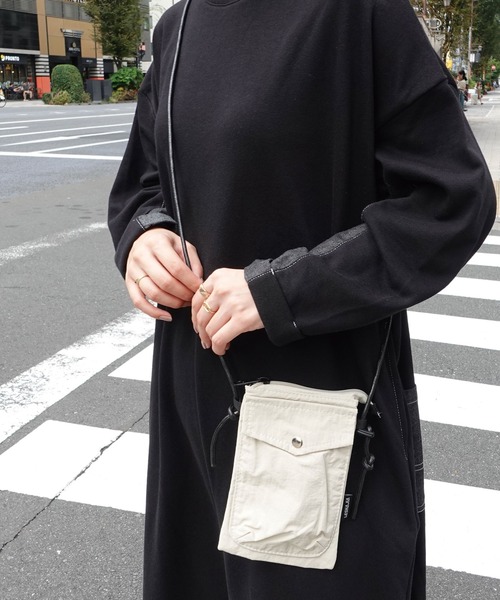 CORNERS（コーナーズ）の「ナイロンミニポーチバッグ（ショルダーバッグ・レディース・ブラック/ベージュ・FREE）」の8枚目の写真