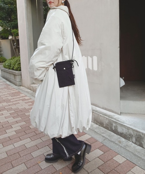 CORNERS（コーナーズ）の「ナイロンミニポーチバッグ（ショルダーバッグ・レディース・ブラック/ベージュ・FREE）」の11枚目の写真