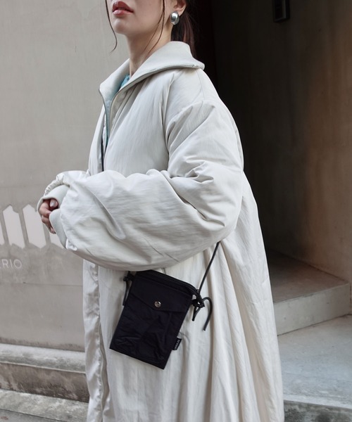 CORNERS（コーナーズ）の「ナイロンミニポーチバッグ（ショルダーバッグ・レディース・ブラック/ベージュ・FREE）」の12枚目の写真