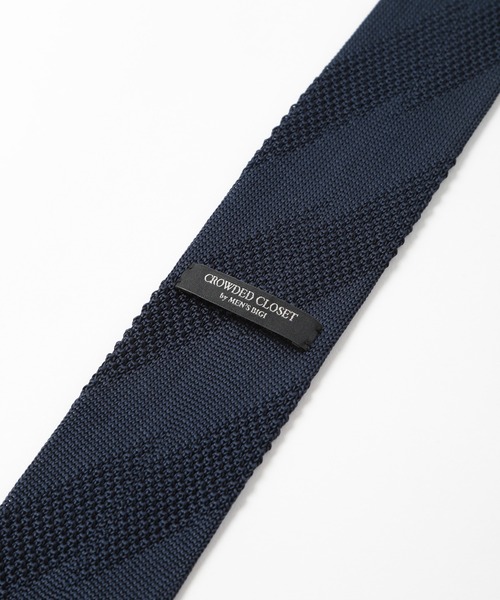CROWDED CLOSET（クラウデッドクローゼット）の「ポインテッドシャドーストライプニットタイ（ネクタイ・メンズ・ネイビー/ブラック/ブラウン・FREE）」の7枚目の写真