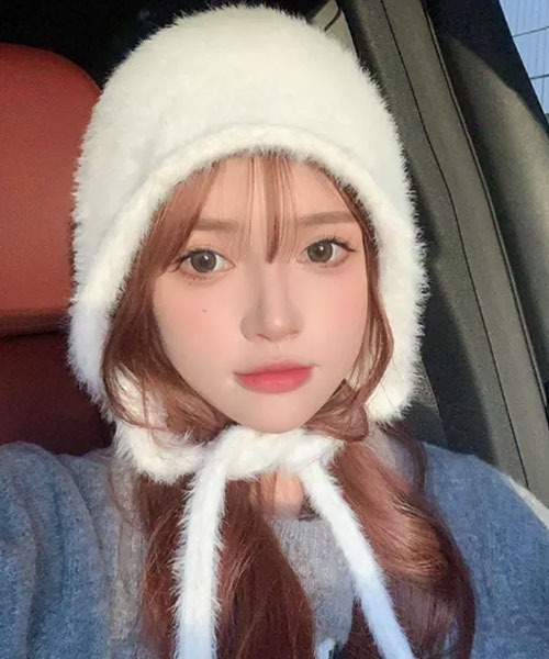 VIBGYOR Women（ヴィブジョー　ウィメン）の「【urge select】シャギー フライト ニットキャップ【10色展開】（ニットキャップ/ビーニー・レディース・ベビーピンク/ライトブルー/ブラック/アイボリー/レッド/グリーン/ホワイト/チャコール/ブルー/ブラウン・FREE）」の2枚目の写真