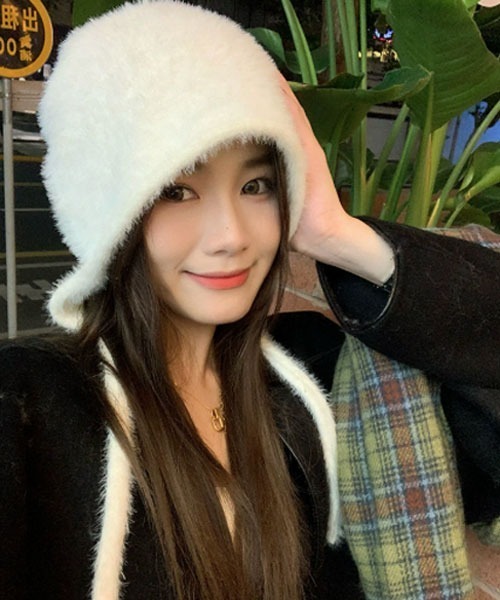 VIBGYOR Women（ヴィブジョー　ウィメン）の「【urge select】シャギー フライト ニットキャップ【10色展開】（ニットキャップ/ビーニー・レディース・ベビーピンク/ライトブルー/ブラック/アイボリー/レッド/グリーン/ホワイト/チャコール/ブルー/ブラウン・FREE）」の16枚目の写真