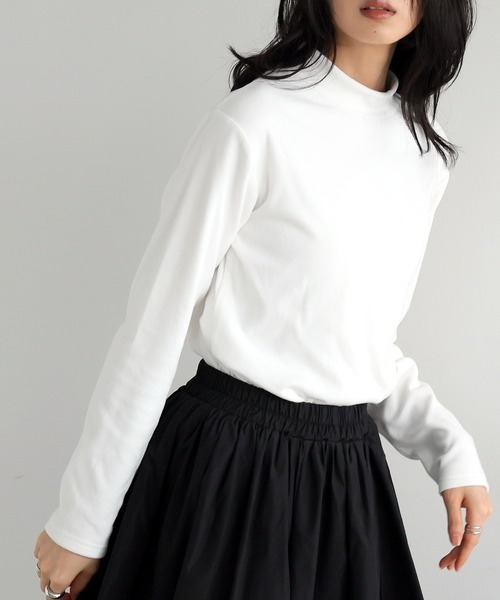 itto...(イット)の「ふわっと柔らかストレッチフリースハイネックカットソー(Tシャツ/カットソー・レディース・チャコール/ベージュ/オフホワイト/ブラック/ピンク/ブルー・M/XL/L)」の2枚目の写真