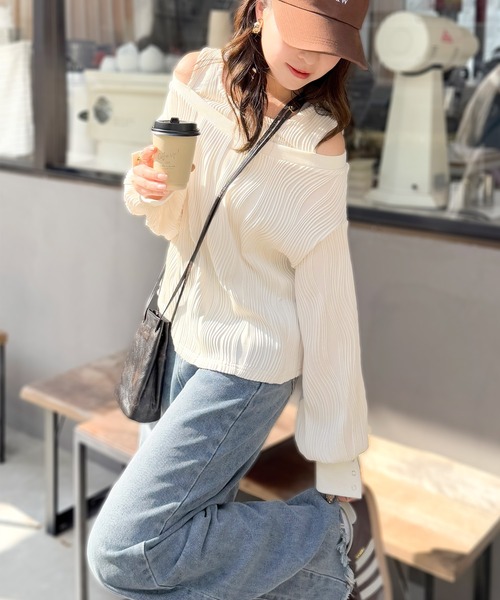 classicalelf（クラシカルエルフ）の「一枚で完成度MAX。フェイクレイヤードオフショルウェーブ柄ジャガードトップス(長袖)（Tシャツ/カットソー・レディース・アイボリー/チャコール/ブラック・X-LARGE/SMALL/MEDIUM/LARGE）」の5枚目の写真