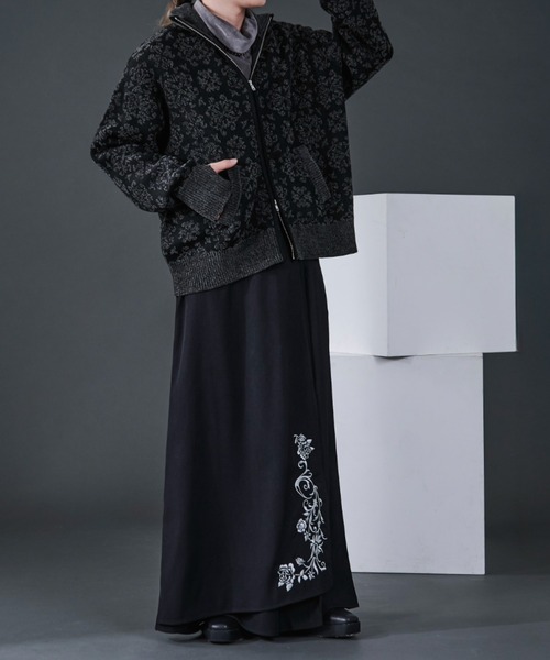 Ellno Loset（エルノロゼット）の「ダマスクモールJQZIPニット/フィンガーホール付き（ニット/セーター・メンズ・ボルドー/ブラック・SMALL/LARGE/MEDIUM）」の4枚目の写真