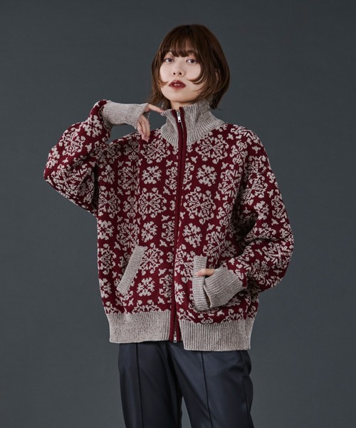 Ellno Loset（エルノロゼット）の「ダマスクモールJQZIPニット/フィンガーホール付き（ニット/セーター・メンズ・ボルドー/ブラック・SMALL/LARGE/MEDIUM）」の7枚目の写真