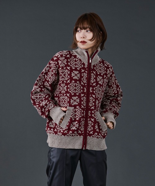 Ellno Loset（エルノロゼット）の「ダマスクモールJQZIPニット/フィンガーホール付き（ニット/セーター・メンズ・ボルドー/ブラック・SMALL/LARGE/MEDIUM）」の5枚目の写真