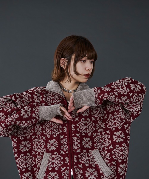 Ellno Loset（エルノロゼット）の「ダマスクモールJQZIPニット/フィンガーホール付き（ニット/セーター・メンズ・ボルドー/ブラック・SMALL/LARGE/MEDIUM）」の10枚目の写真