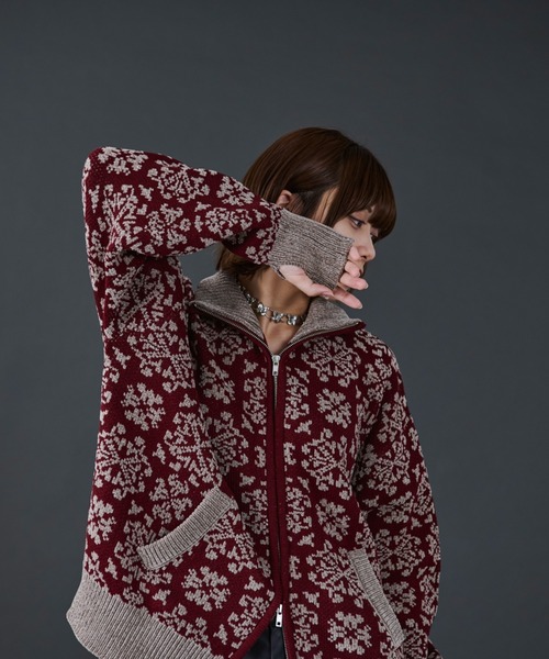 Ellno Loset（エルノロゼット）の「ダマスクモールJQZIPニット/フィンガーホール付き（ニット/セーター・メンズ・ボルドー/ブラック・SMALL/LARGE/MEDIUM）」の11枚目の写真