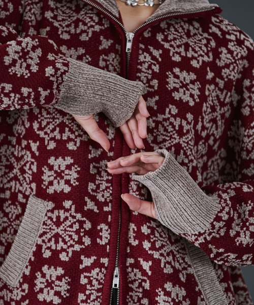 Ellno Loset（エルノロゼット）の「ダマスクモールJQZIPニット/フィンガーホール付き（ニット/セーター・メンズ・ボルドー/ブラック・SMALL/LARGE/MEDIUM）」の13枚目の写真