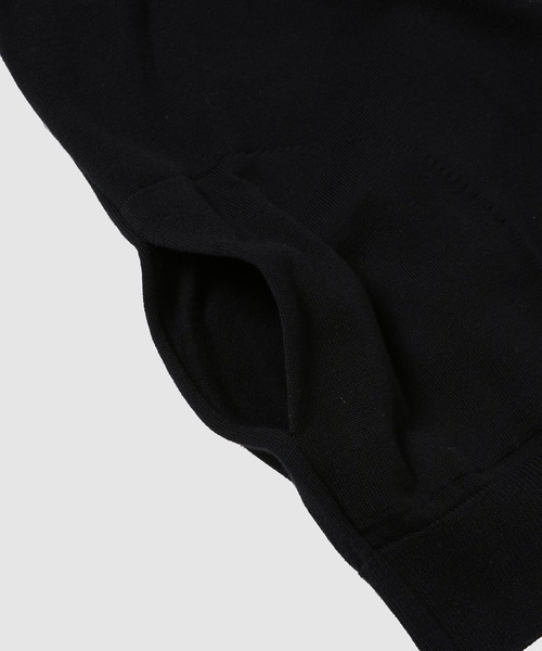 ANREALAGE（アンリアレイジ）の「PHOTOCHROMIC AZ KNIT CARDIGAN（カーディガン/ボレロ・レディース・ブラック・48）」の5枚目の写真