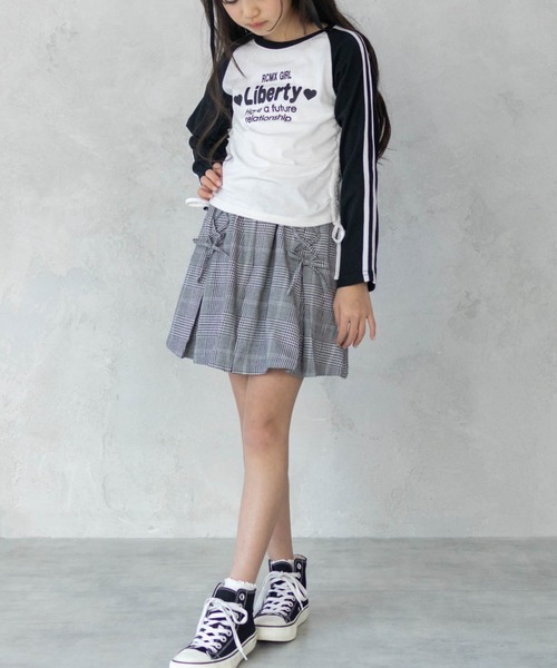 RICH MIX(リッチミックス)の「RICHMIX レースアップ長袖Tシャツ(Tシャツ/カットソー・キッズ・ブラウン系/ブラック系・130/140/150/160)」の3枚目の写真