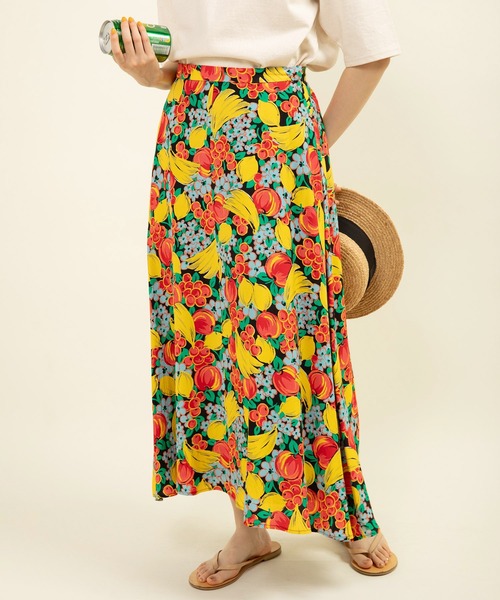 CHILD WOMAN（チャイルドウーマン）の「フルーツ柄 レーヨンエットスカート（スカート・レディース・ブラック・38/36）」の7枚目の写真