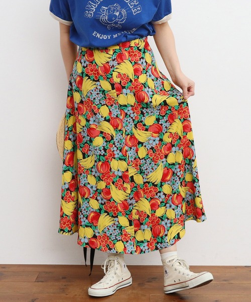 CHILD WOMAN（チャイルドウーマン）の「フルーツ柄 レーヨンエットスカート（スカート・レディース・ブラック・38/36）」の19枚目の写真