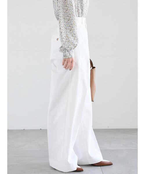 Te chichi（テチチ）の「【宮本茉由着用】タックチノパンツ（その他パンツ・レディース・オフホワイト/ベージュ・F）」の3枚目の写真