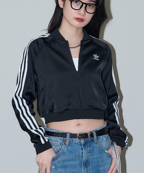 adidas（アディダス）の「adidas/アディダス アディカラー サテン トラックトップ　限定展開（カーディガン/ボレロ・レディース・ブラック・LARGE/MEDIUM）」の10枚目の写真