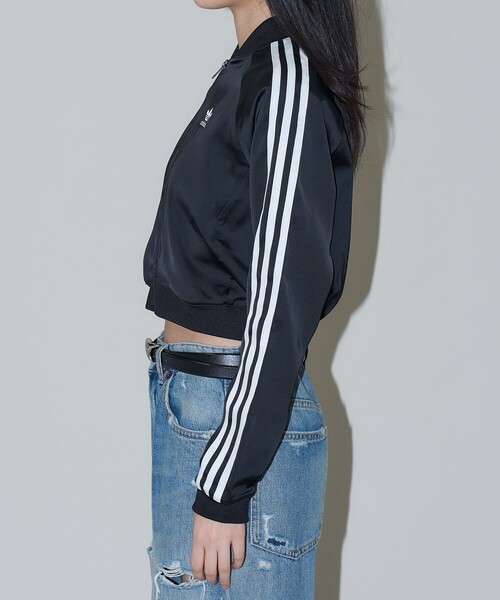 adidas（アディダス）の「adidas/アディダス アディカラー サテン トラックトップ　限定展開（カーディガン/ボレロ・レディース・ブラック・LARGE/MEDIUM）」の13枚目の写真