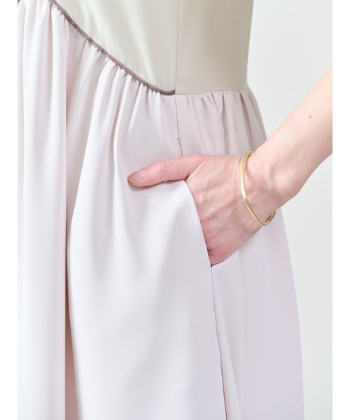 DOLLUPOOPS（ドールアップウップス）の「配色パイピングパネルフレアワンピース（ワンピース・レディース・ベージュ/ブラック・38）」の16枚目の写真