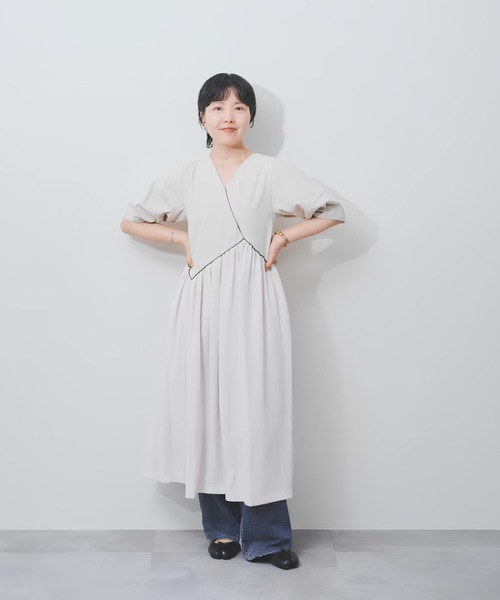DOLLUPOOPS(ドールアップウップス)の「配色パイピングパネルフレアワンピース(ワンピース・レディース・ベージュ/ブラック・38)」の17枚目の写真