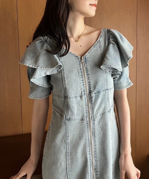 one after another NICE CLAUP(ワンアフターアナザーナイスクラップ)の「美シルエットデニムロングワンピース(ワンピース・レディース・ライトブルー/ネイビー・FREE)」の20枚目の写真