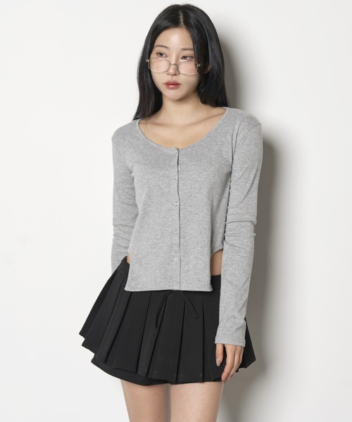 FOLLOWIN（フォロウィン）の「[FLW MADE]シルバーボタンサイドスリットスリムリブTシャツカットソーカーディガン（Tシャツ/カットソー・レディース・ブラック/ホワイト/グレー・FREE）」の2枚目の写真