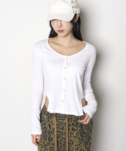 FOLLOWIN（フォロウィン）の「[FLW MADE]シルバーボタンサイドスリットスリムリブTシャツカットソーカーディガン（Tシャツ/カットソー・レディース・ブラック/ホワイト/グレー・FREE）」の11枚目の写真