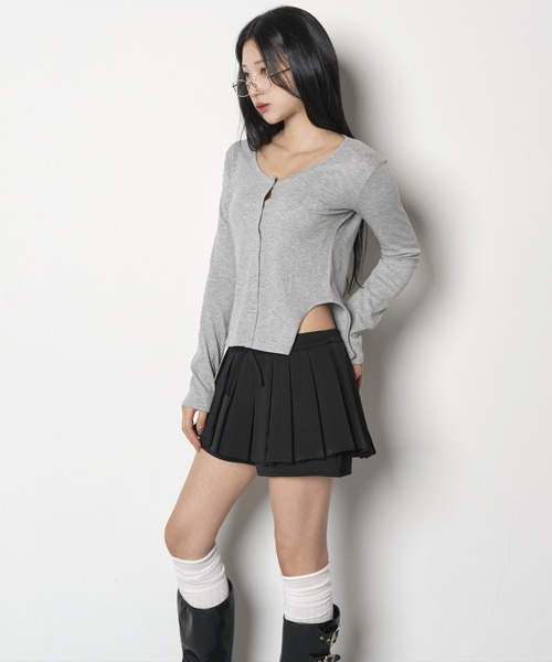 FOLLOWIN（フォロウィン）の「[FLW MADE]シルバーボタンサイドスリットスリムリブTシャツカットソーカーディガン（Tシャツ/カットソー・レディース・ブラック/ホワイト/グレー・FREE）」の6枚目の写真