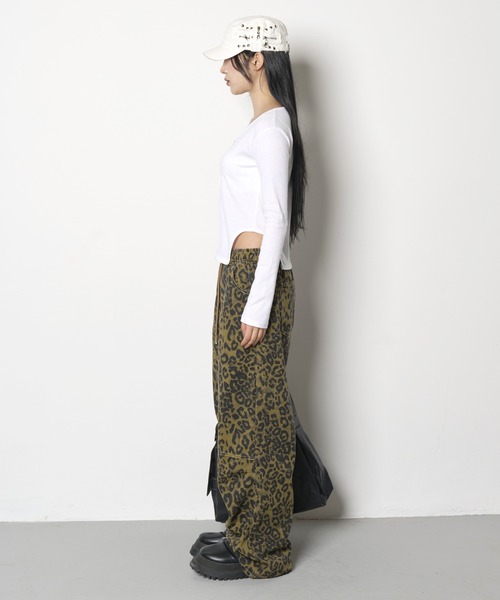 FOLLOWIN（フォロウィン）の「[FLW MADE]シルバーボタンサイドスリットスリムリブTシャツカットソーカーディガン（Tシャツ/カットソー・レディース・ブラック/ホワイト/グレー・FREE）」の16枚目の写真