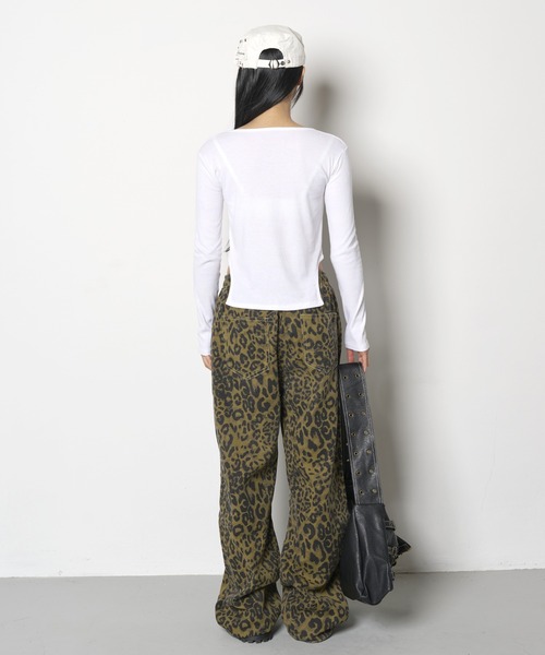 FOLLOWIN（フォロウィン）の「[FLW MADE]シルバーボタンサイドスリットスリムリブTシャツカットソーカーディガン（Tシャツ/カットソー・レディース・ブラック/ホワイト/グレー・FREE）」の15枚目の写真