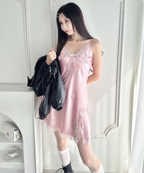 Loueme(ルエム)の「スリットレースランジェリーキャミワンピース(ワンピース・レディース・ホワイト/ブラック/ピンク・FREE)」の10枚目の写真