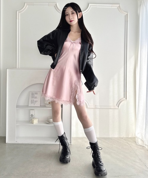 Loueme(ルエム)の「スリットレースランジェリーキャミワンピース(ワンピース・レディース・ホワイト/ブラック/ピンク・FREE)」の13枚目の写真