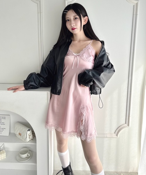 Loueme(ルエム)の「スリットレースランジェリーキャミワンピース(ワンピース・レディース・ホワイト/ブラック/ピンク・FREE)」の9枚目の写真