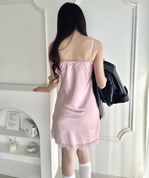 Loueme(ルエム)の「スリットレースランジェリーキャミワンピース(ワンピース・レディース・ホワイト/ブラック/ピンク・FREE)」の11枚目の写真