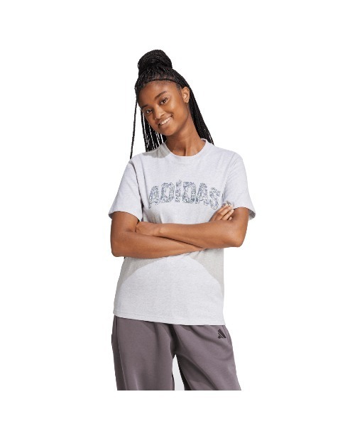 adidas(アディダス)の「アディダス adidas Tech Illustrate Graphic 半袖Tシャツ(Tシャツ/カットソー・レディース・ライトグレー/アイボリー・M/L)」の2枚目の写真