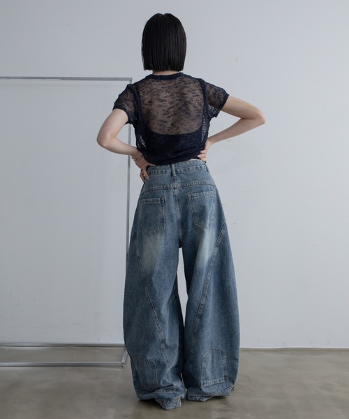 VACANCY（ヴァカンシー）の「裾デザインダメージカーブデニム（デニムパンツ・レディース・ライトブルー・LARGE/MEDIUM/X-LARGE）」の14枚目の写真